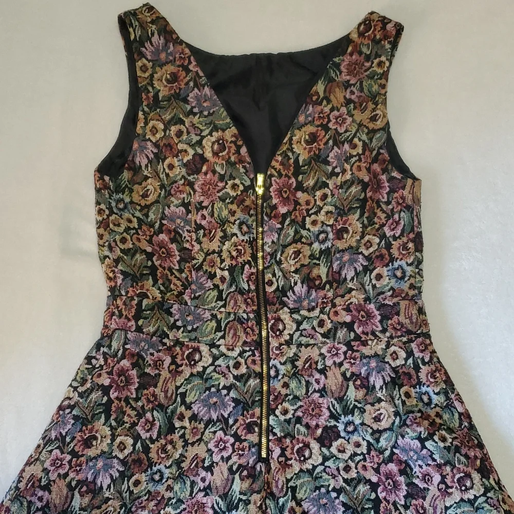 NEW LOOK Floral Print Mini Dress - Picture 5 of 7